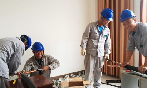 東營華昌電力工程有限公司技術骨干電纜頭制作培訓現場